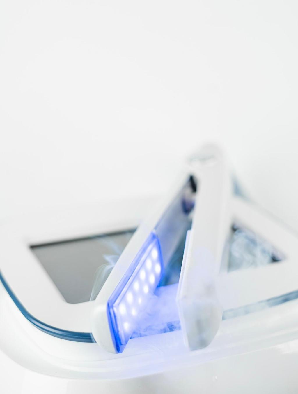 Hairdressing Expert Nery Monay Invents the First Hair NANO-PROTEIN / COLLAGEN That Works With&nbsp;Cryotherapy